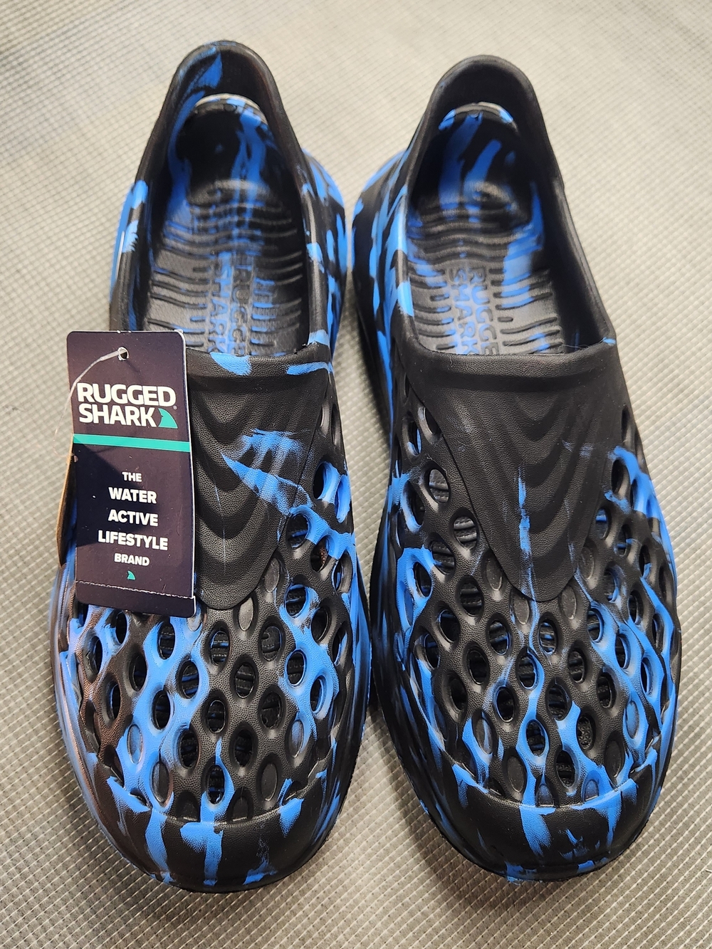 Rugged Shark Men’s Black & Blue Water-Ready Slip-On Size 5 Washable Floatable.